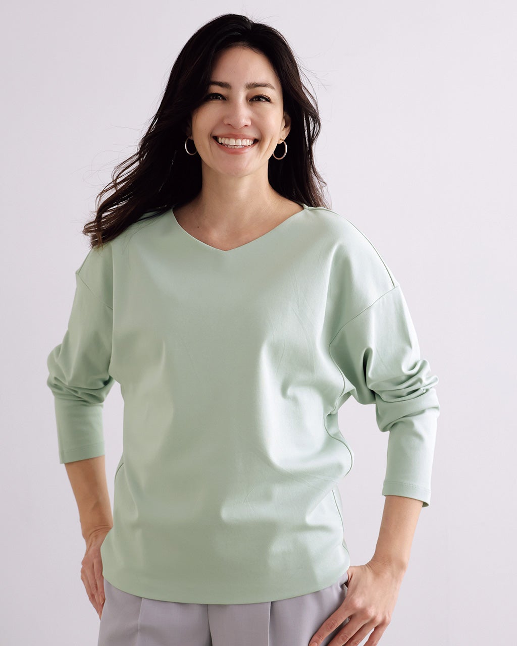 浅Vネック／ドルマン長袖ドゥクラッセTシャツ/40代50代からの