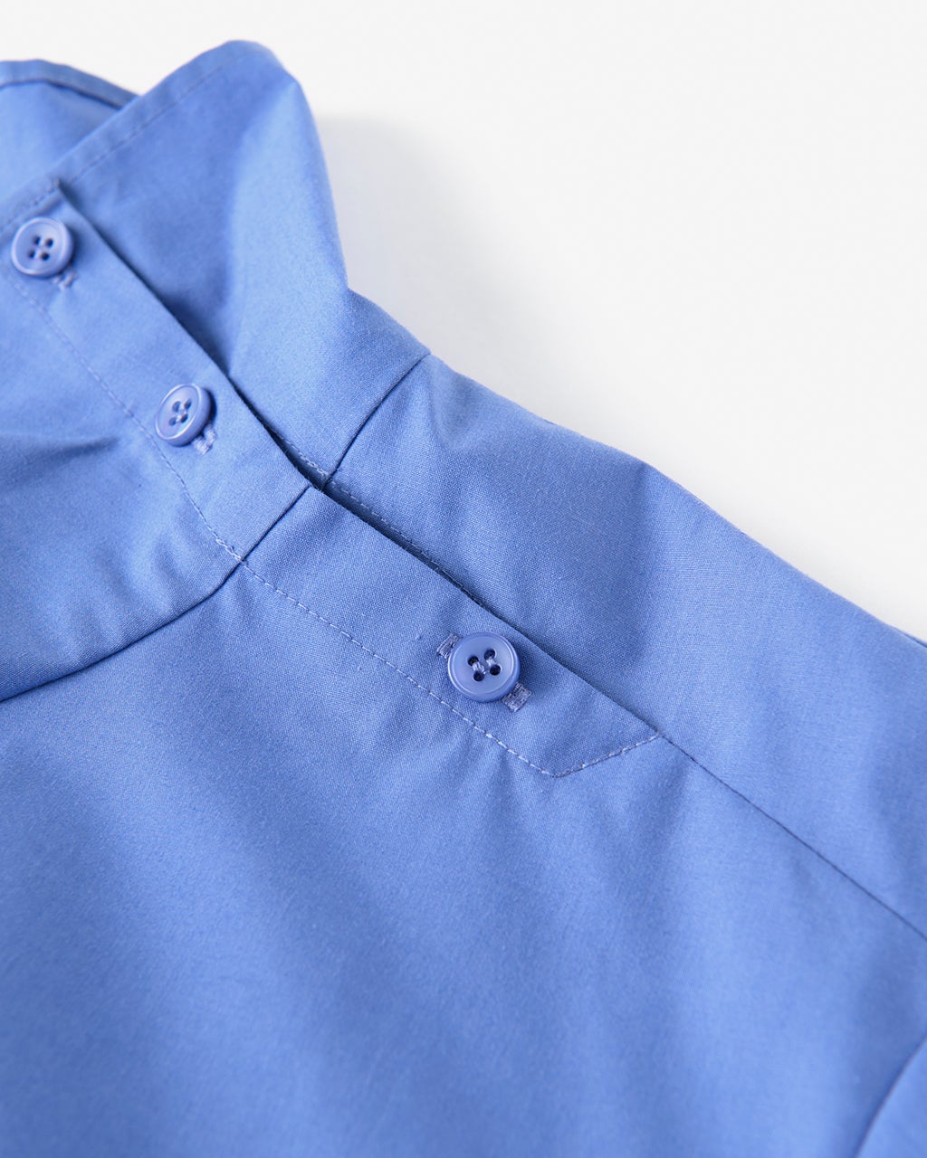 サイドボタン・スタンドカラーブラウス/DoCLASSE