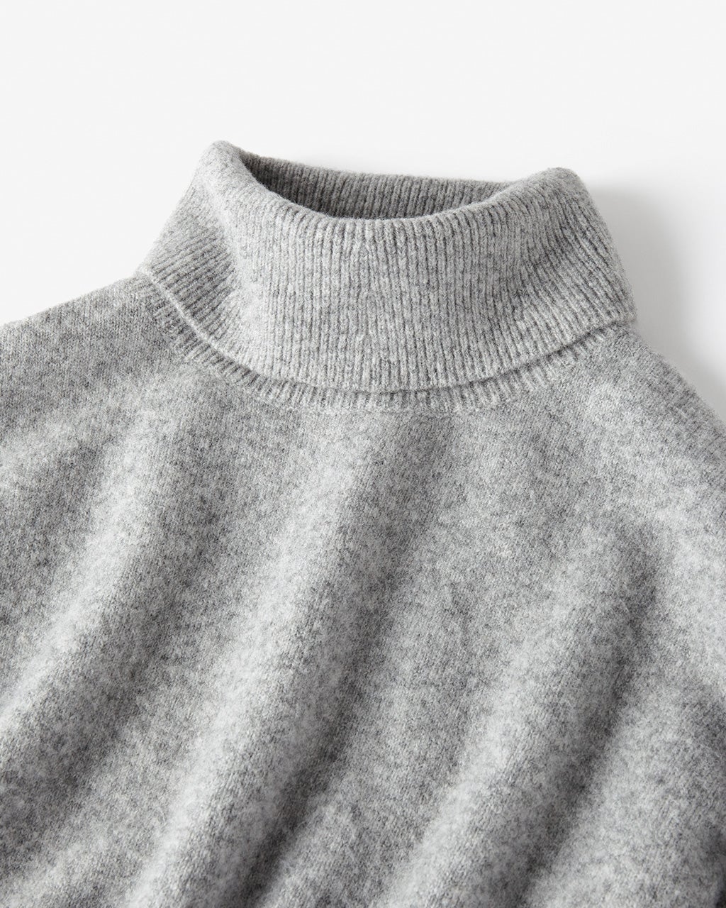 ウール混タム・クロップドタートルネックニット/DoCLASSE