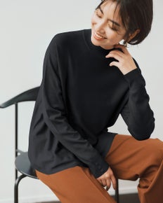 シルクフィール・フレアハイネックニット