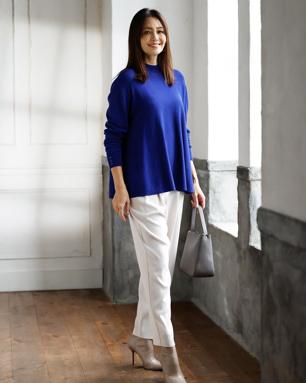 シルクフィール・フレアハイネックニット/DoCLASSE