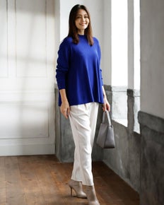 シルクフィール・フレアハイネックニット