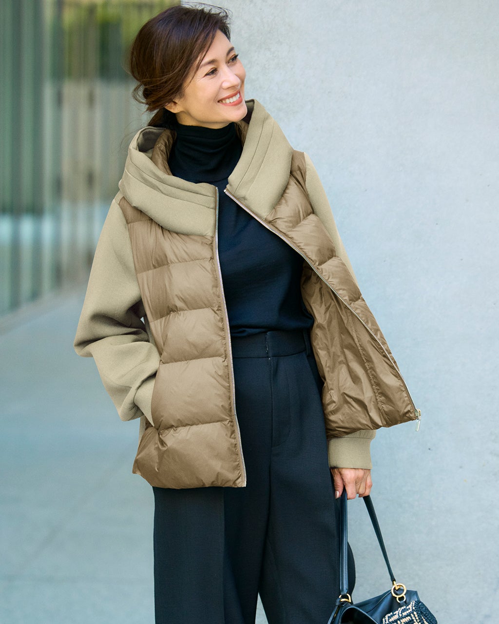 新品未使用　タグ付き　ドゥクラッセ　異素材リアルダウンフードコート　Ｌサイズ 新品未使用 タグ付き ドゥクラッセ 異素材リアルダウンフードコート L