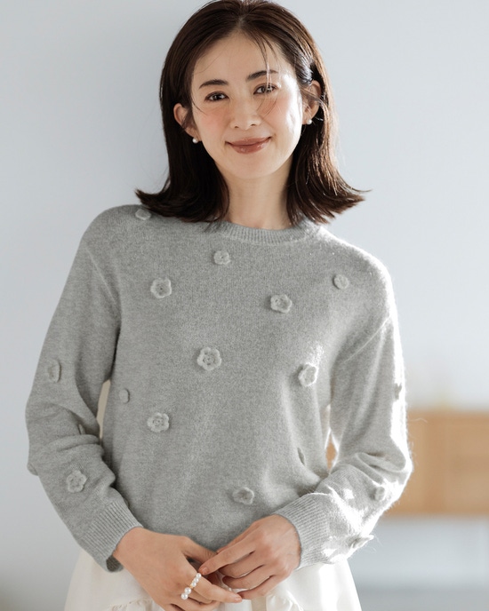 フラワーモチーフ・アルパカ混セーター