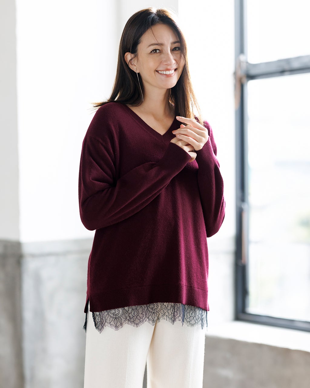 カシミア混 フレイアイディブラック 花柄 刺繍 レース Vネック ニット カシミア混 フレイアイディブラック 花柄 刺繍 レース Vネック ニット