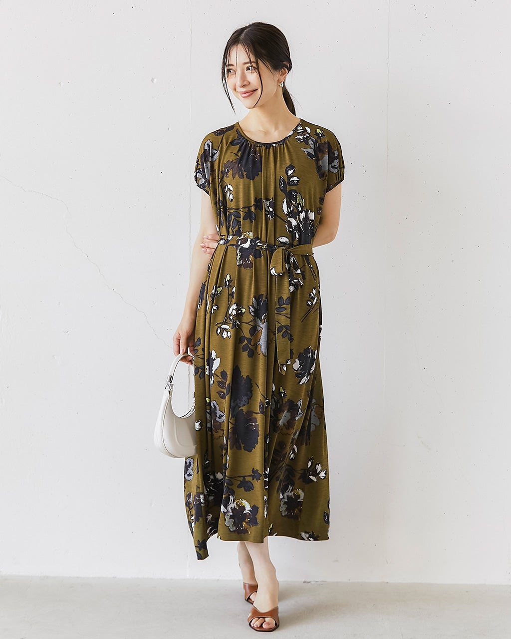 トワヴァーズ カーキベージュ 長袖ワンピース セーラータイプ