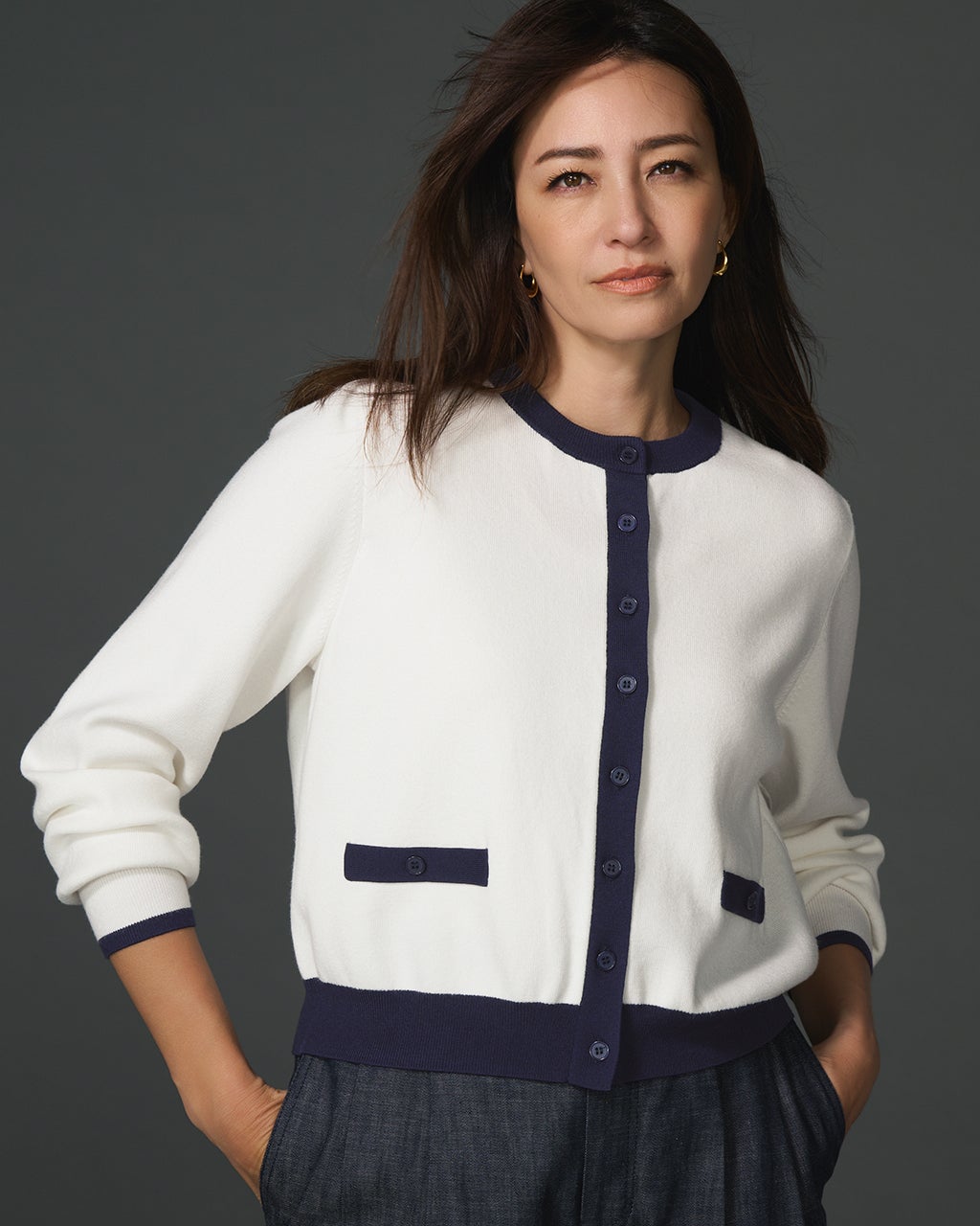 美品メゾピアノ　総レース編みカーディガンとスカートセット　フォーマル 総針編み・飾りポケットクルーカーディガン/DoCLASSE