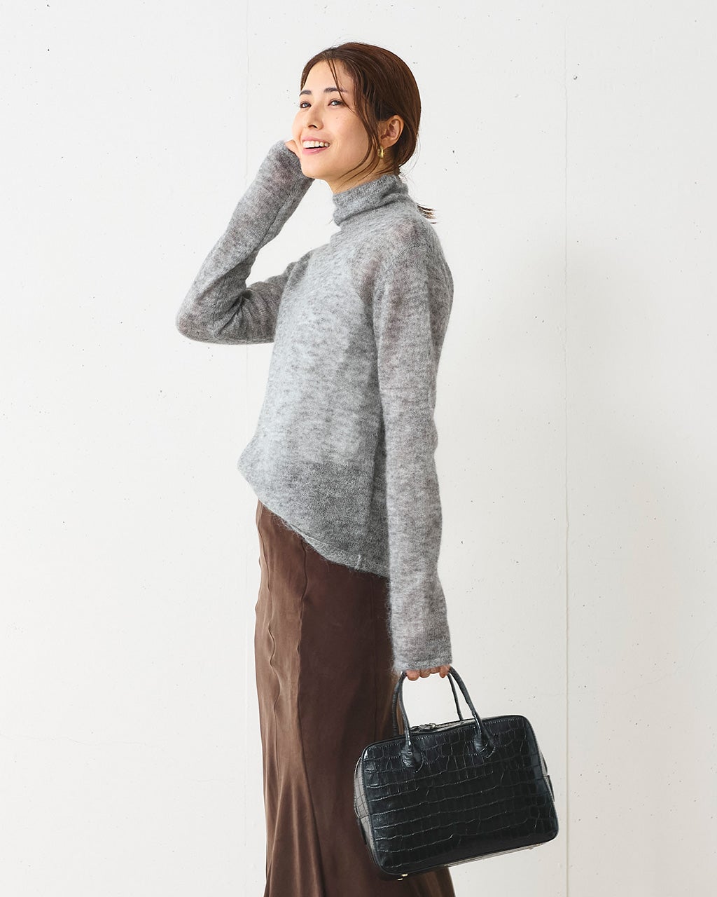 スーパーキッドモヘア・シアーハイネックニット/DoCLASSE