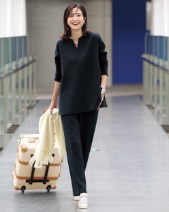 ライトダンボールニット・テーパードパンツ