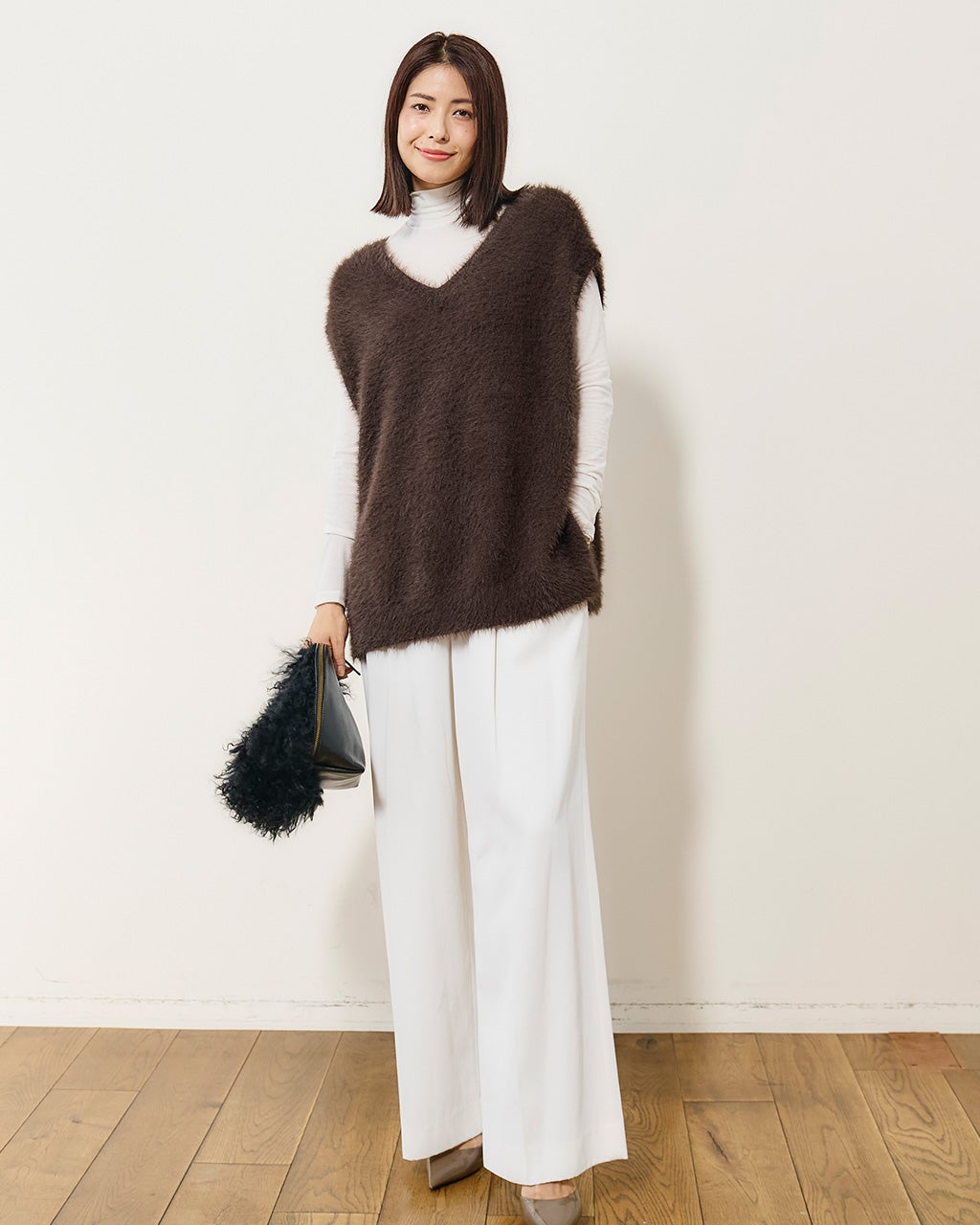 DoCLASSEドゥクラッセ　フェザーニット　　　　　　アイスグレー ストレッチタム・ハイネックニット/DoCLASSE