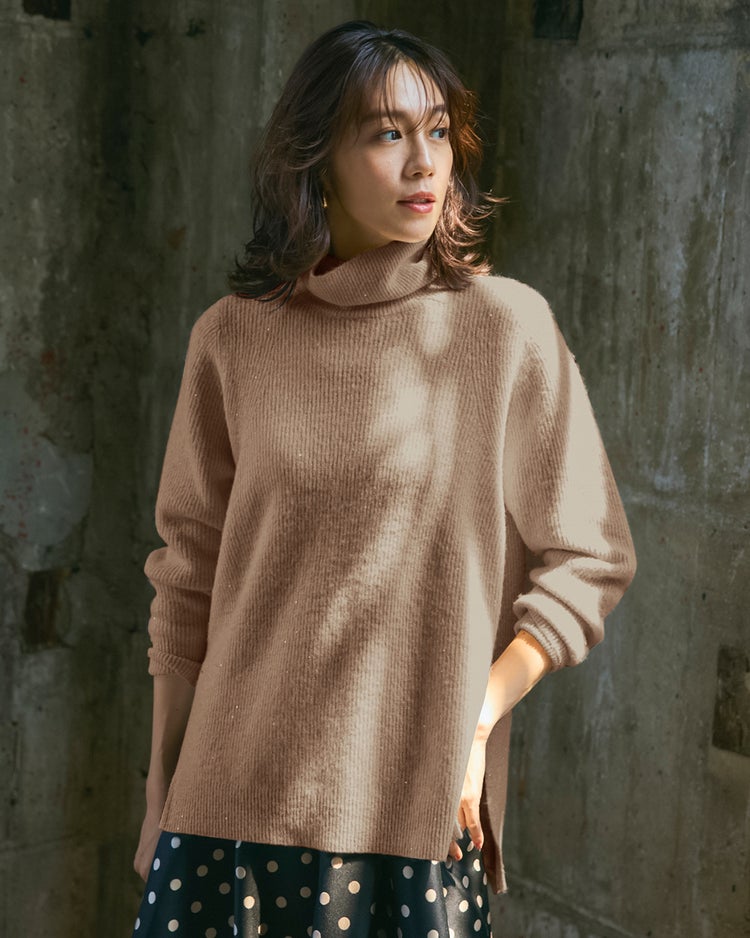 ラメ糸スパンコールニット・片畦タートルネック 詳細画像 ゴールドｘベージュ 1