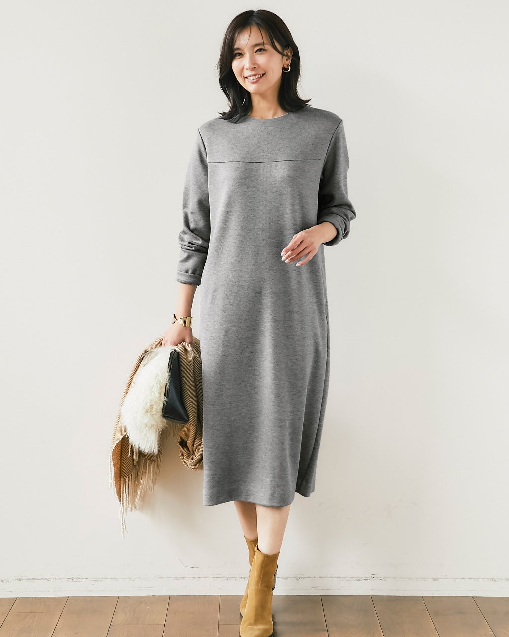 ✨極美品✨CLASSY.掲載 23区 ウール圧縮スムース サックワンピース 38 美品 23区 大きいサイズ ウール圧縮スムース サック ワンピース グレー