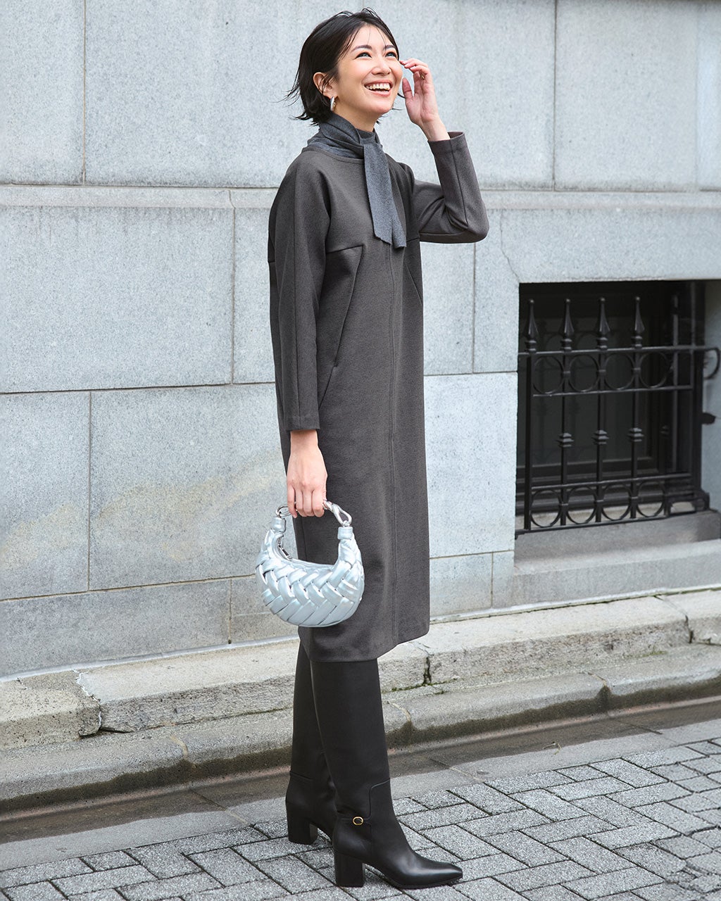 グレーのシンプルワンピース シンプル襟付きミニワンピース レディース 長袖 （グレー）