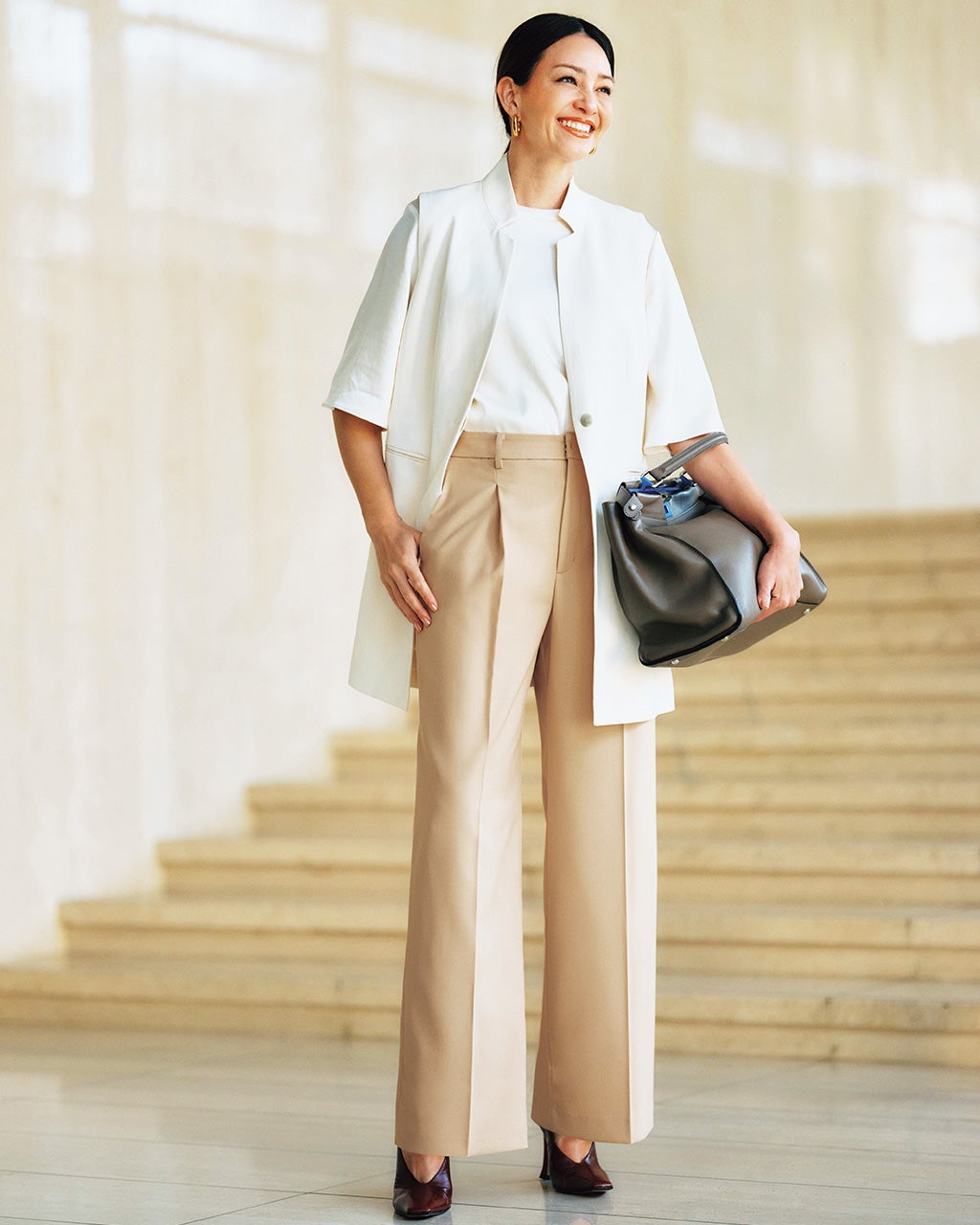 THE CLASSE 新品タグ付き パンツ スーツ 11号13号 ベージュ THE CLASSE(ザクラス)のレディース パンツ/40代50代からのファッション