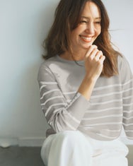 ストレッチニット・袖ボタンボートネック