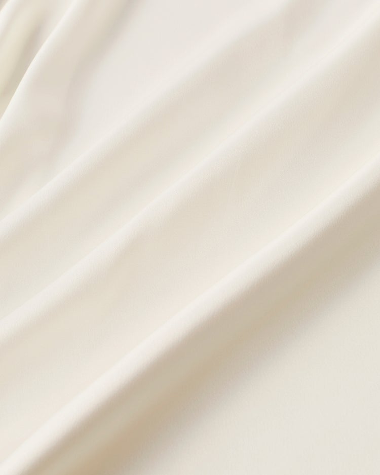 サテンストレッチ・立体Vネックブラウス 詳細画像 オフホワイト 3