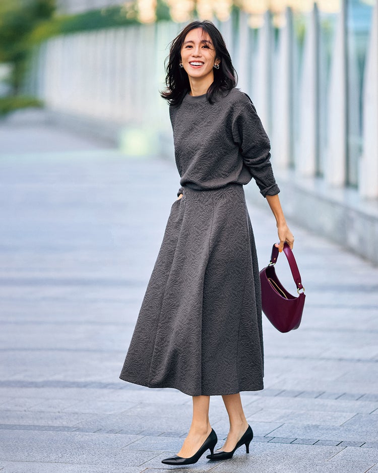 フラワージャカード・クルーネックトップス 詳細画像 チャコール 1