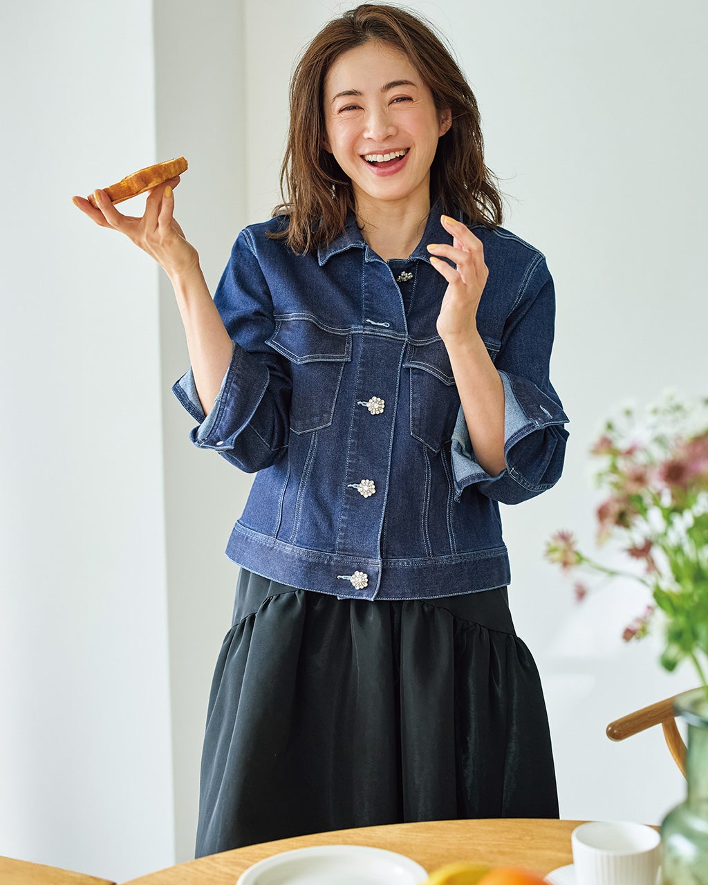 完売品✨ルールロジェット デニムジャケット ギャザー ビジューボタン インディゴ ビジューボタン・ストレッチデニムジャケット/DoCLASSE