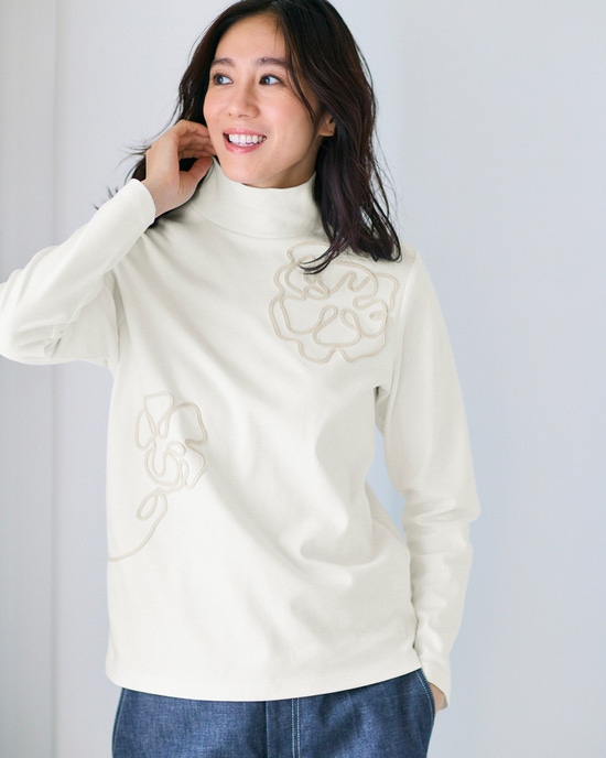 超長綿ハイネック／フラワーモチーフ