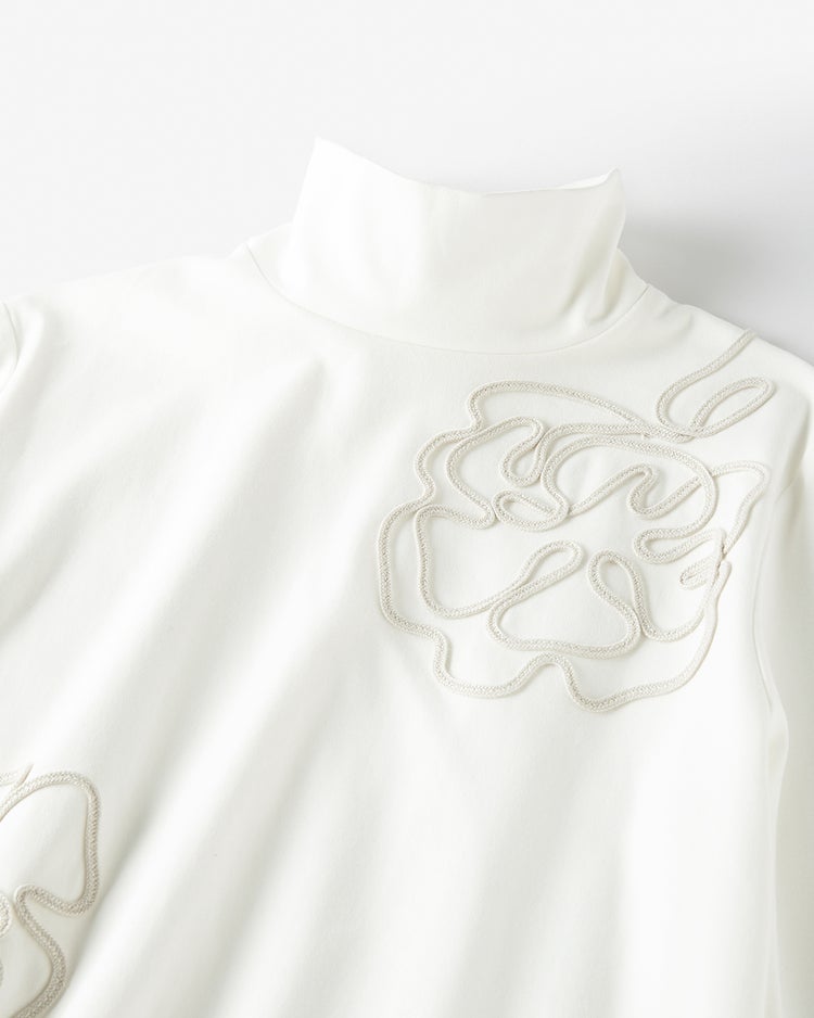 超長綿ハイネック／フラワーモチーフ 詳細画像 オフホワイト 2