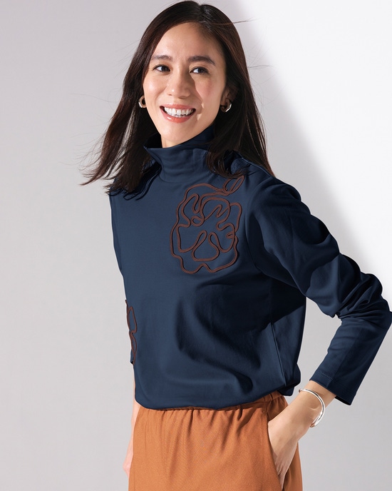 超長綿ハイネック／フラワーモチーフ