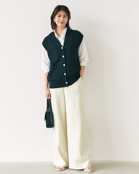 メタルボタン・ニットベスト