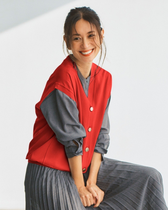 メタルボタン・ニットベスト