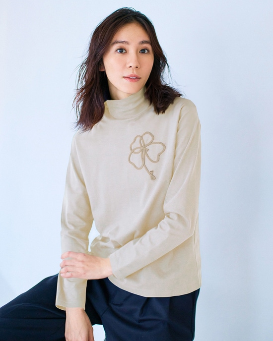 超長綿ハイネック／コード刺繍