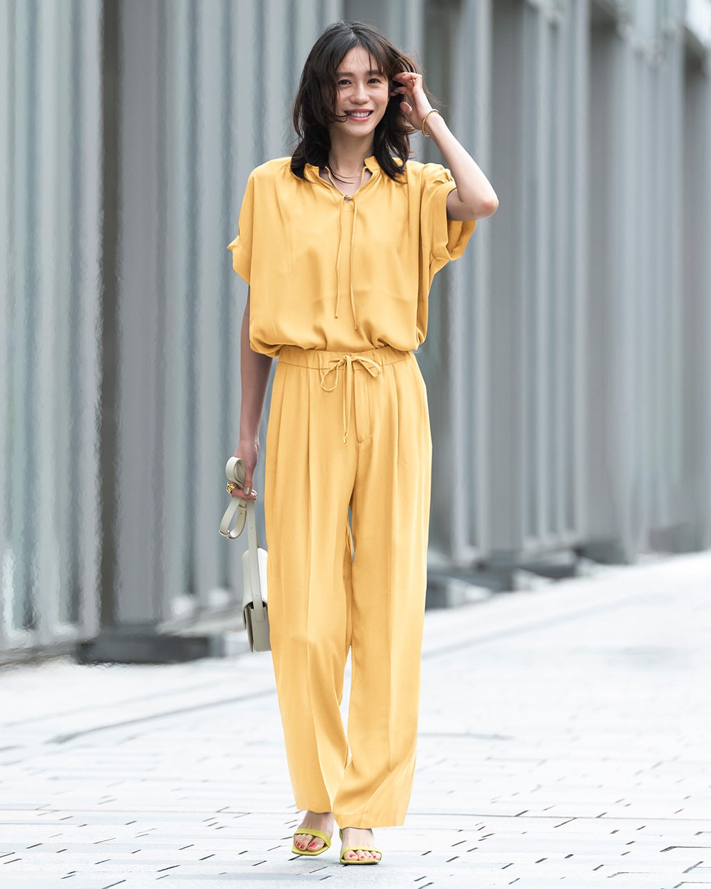 【KHAITE】yellow-GOLD サテン クロップド ワイド パンツ Khaite Lindy high-rise wide-leg pants Khaite