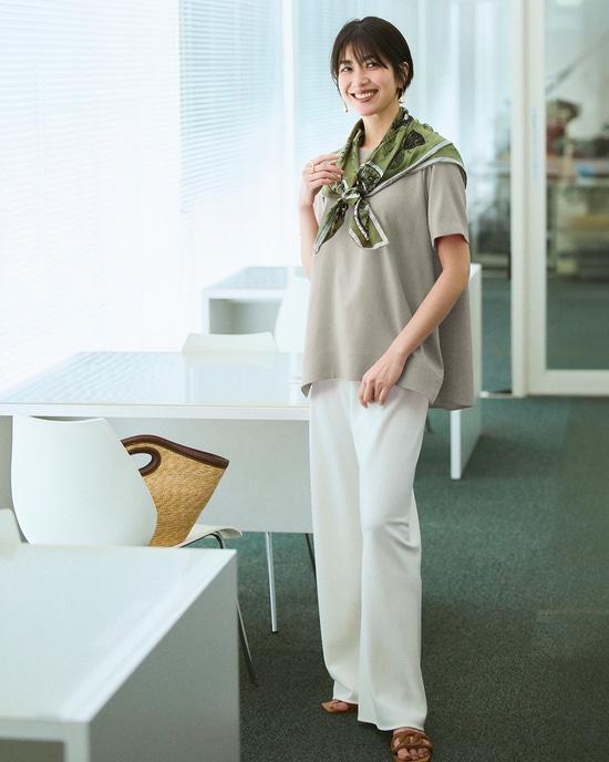 リネン混ストレッチ・Tブラウス