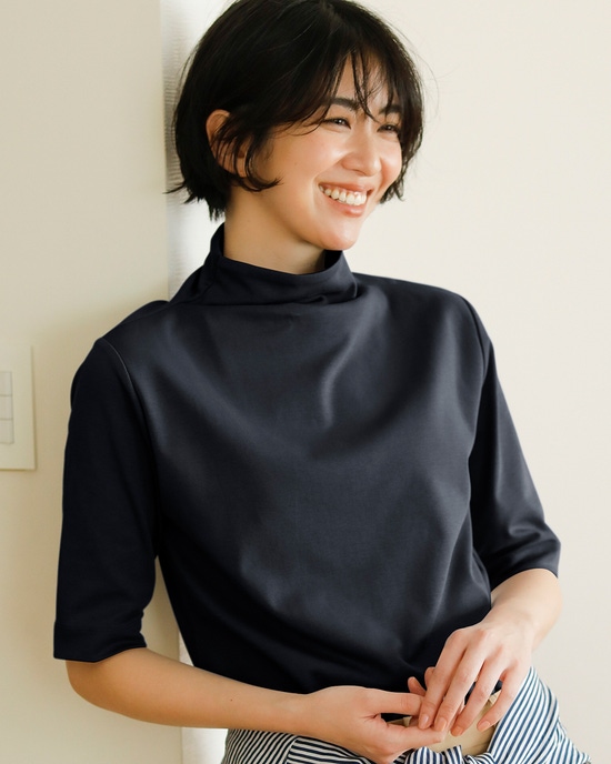 ファネルネック／５分袖・ドゥクラッセTシャツ