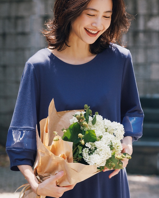 ランタンスリーブ・シアー切替ワンピース