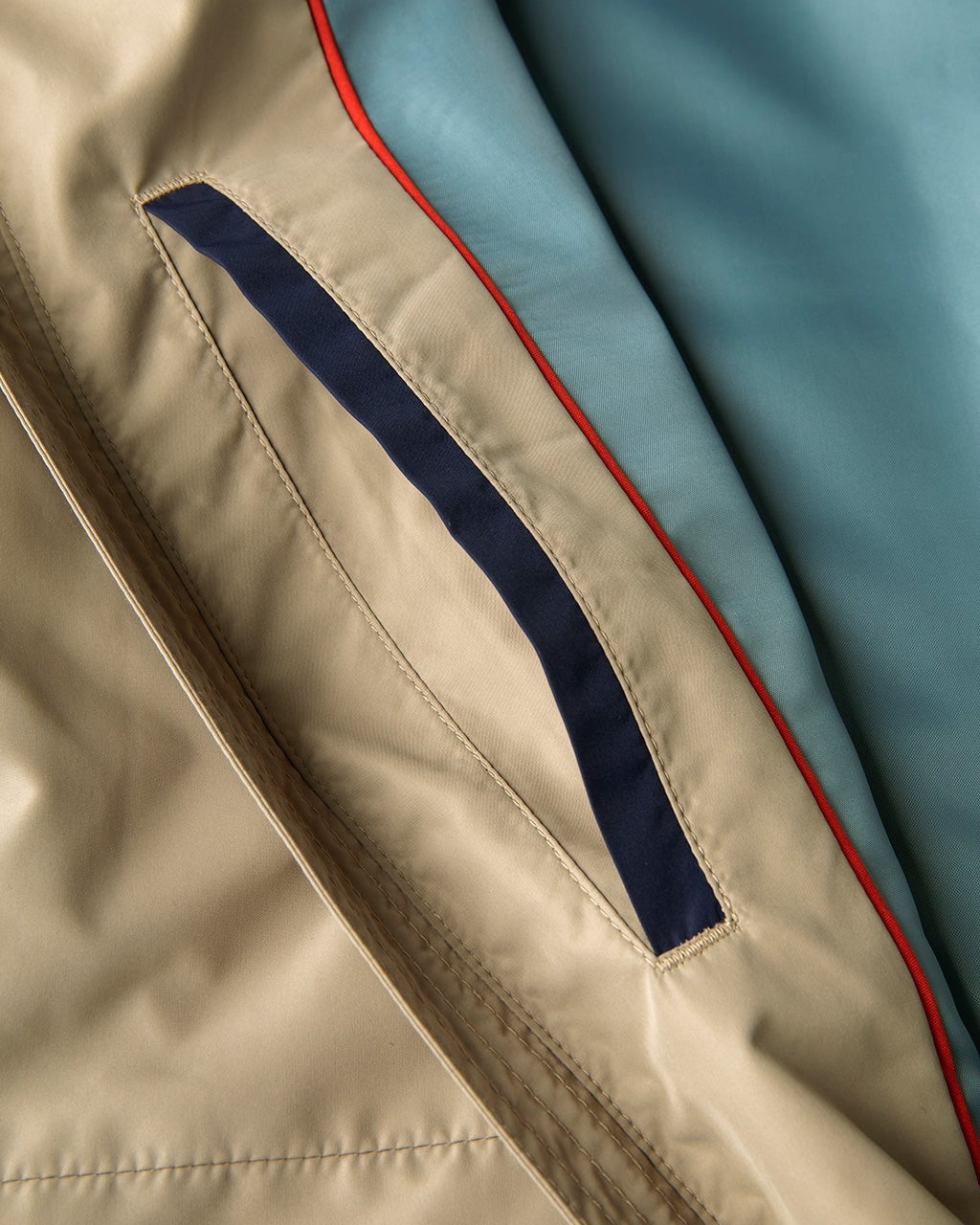 マウンテンフードコート/DoCLASSE