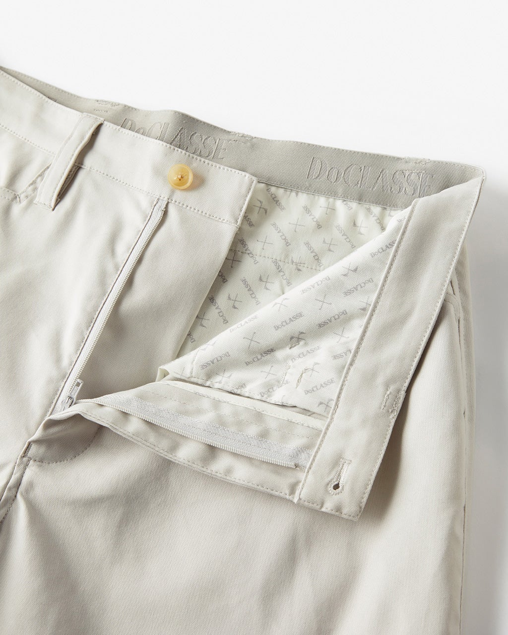 新品未使用　WAAC ストレッチ　撥水性 ホワイトパンツ　春夏秋用 超撥水コットンストレッチパンツ/40代50代からのメンズ