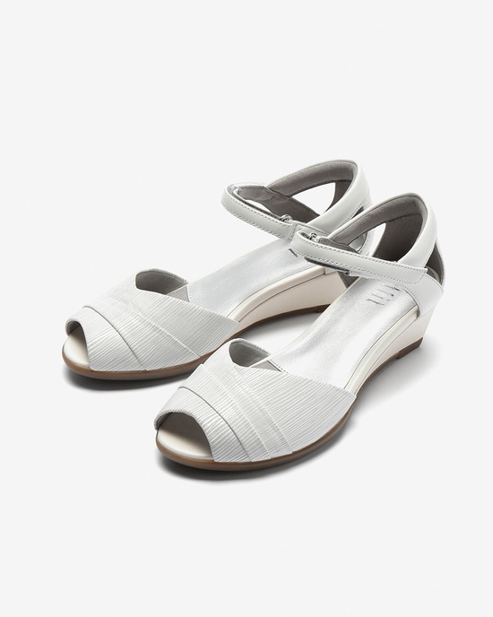 ストラップサンダル2