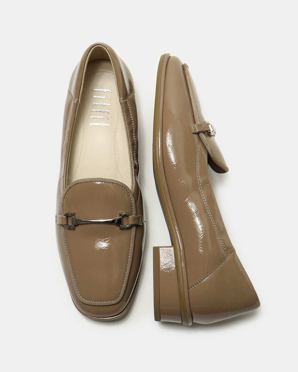 fitfit 新品23.5cm ◆撥水ソフトストレッチモカシン(エナメル) 撥水ソフトストレッチモカシン/40代50代からのレディース