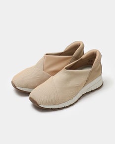 ハンズフリークロスインステップスニーカー