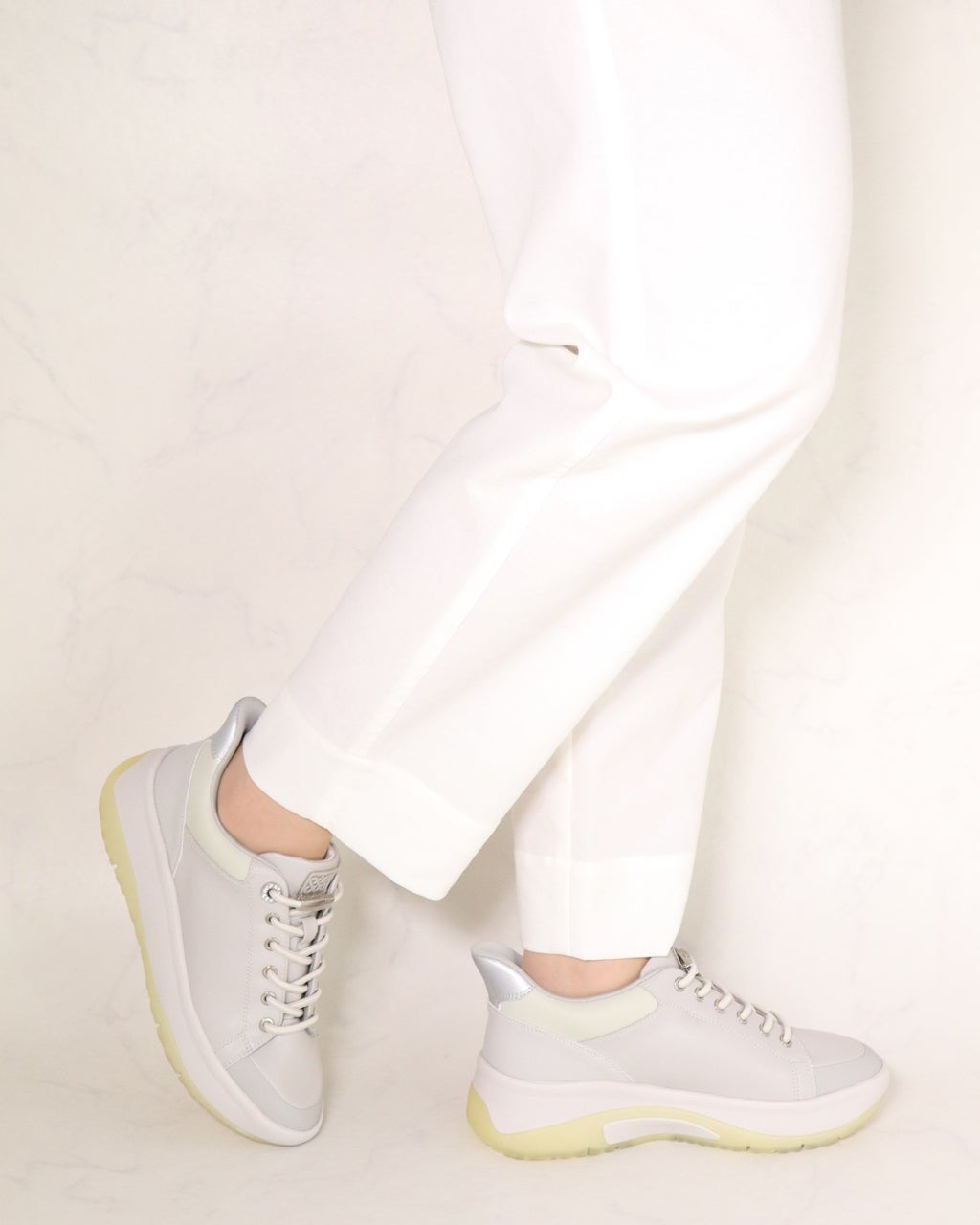 撥水ハンズフリースニーカー/DoCLASSE