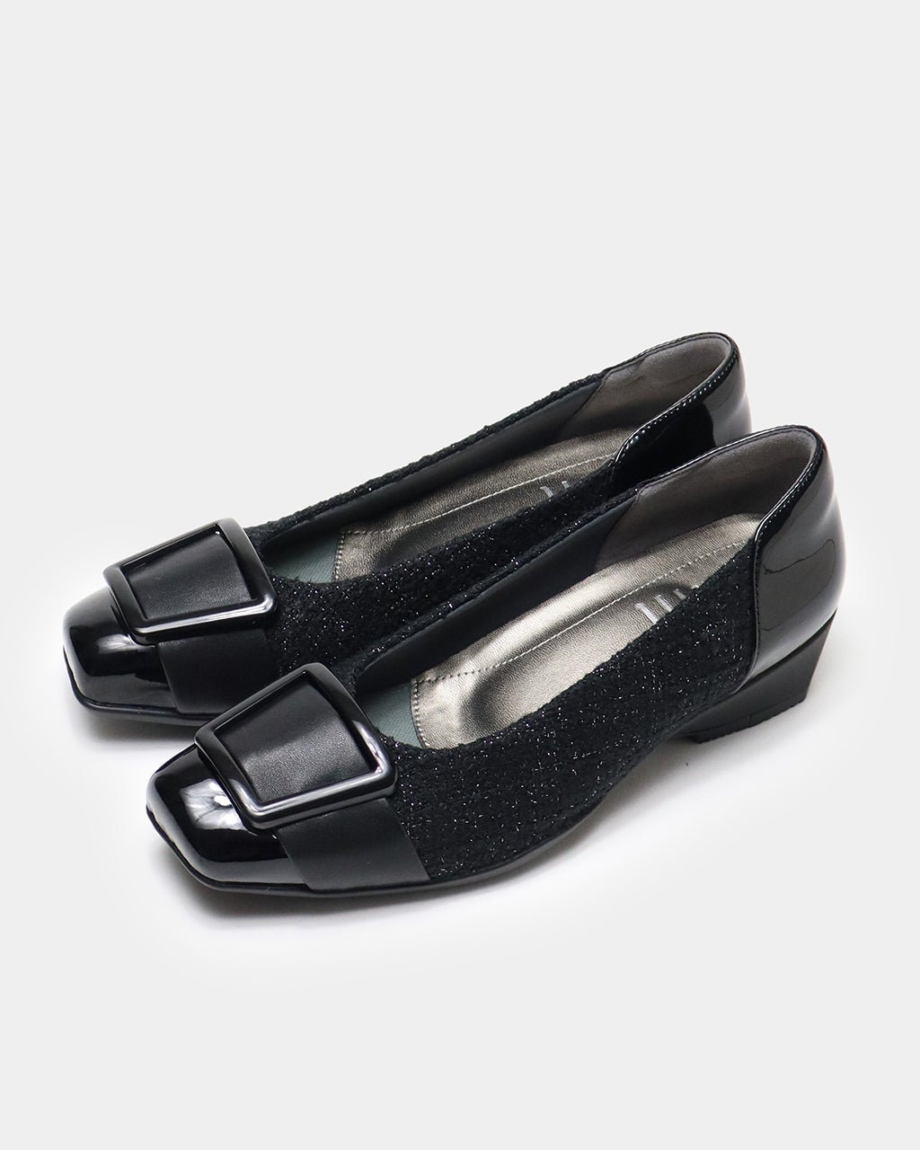 【新品同様】フィットフィット パンプス フラット 黒 エナメル リボン 22.5 ポインテッドハンズフリーフラットシューズ （ブラック