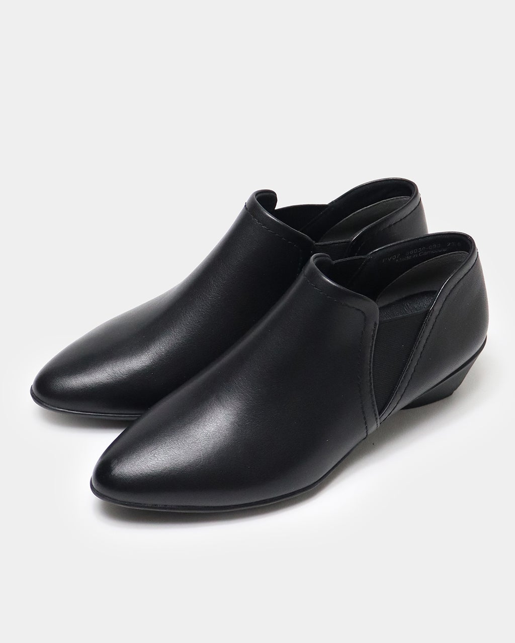【新品/未使用】LEALTON ブラック ポインテッドトゥ シューズ 未使用】Sesto ブラック ポインテッドトゥ フラットシューズ