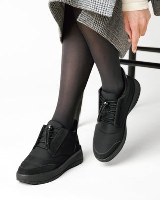 撥水あったかふんわりスニーカー651