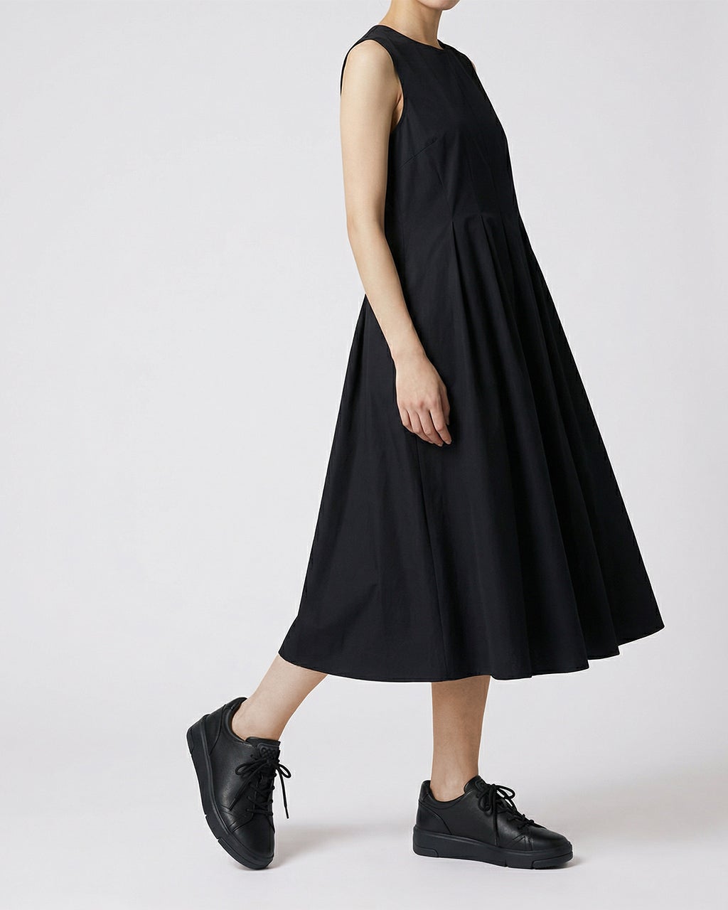 コートレザースニーカー701