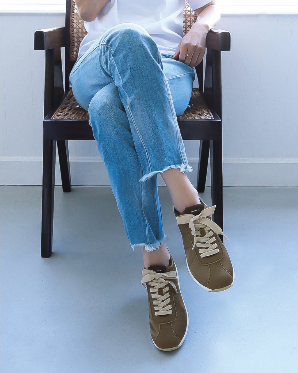 サテンソフトフラットスニーカー620