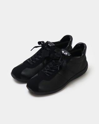 サテンソフトフラットスニーカー620