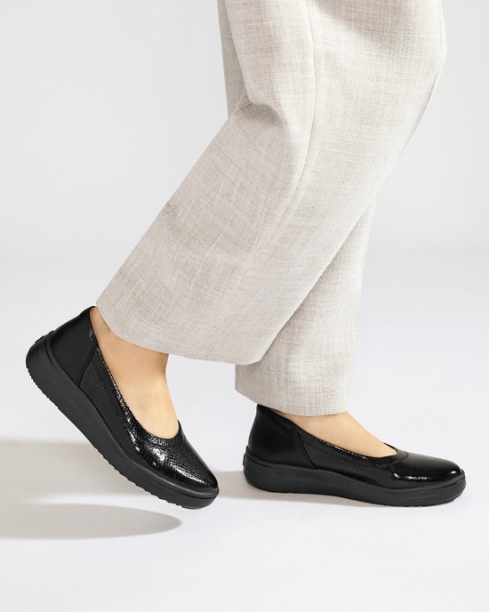 レザーバレエスニーカーLITE601