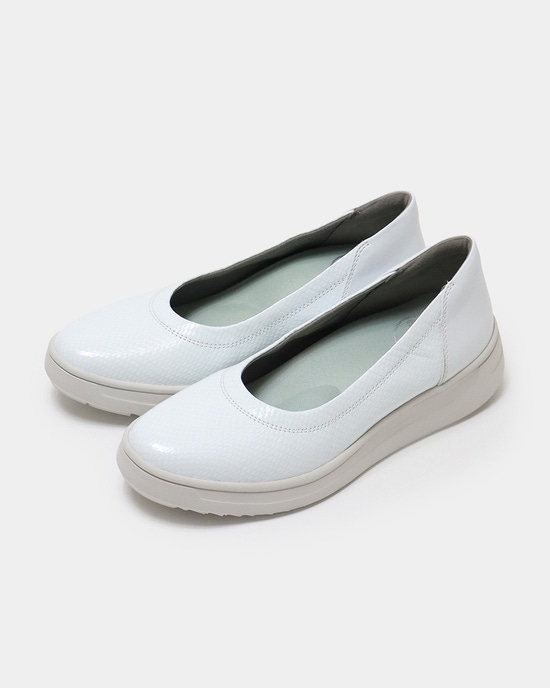 レザーバレエスニーカーLITE601