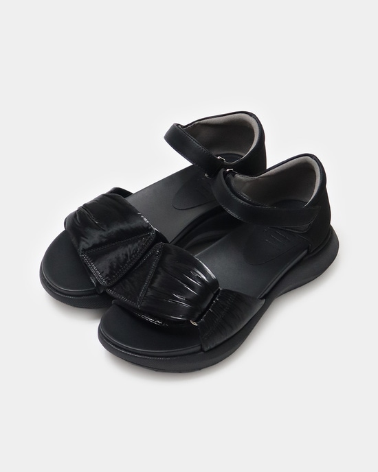 厚底パデットサンダル