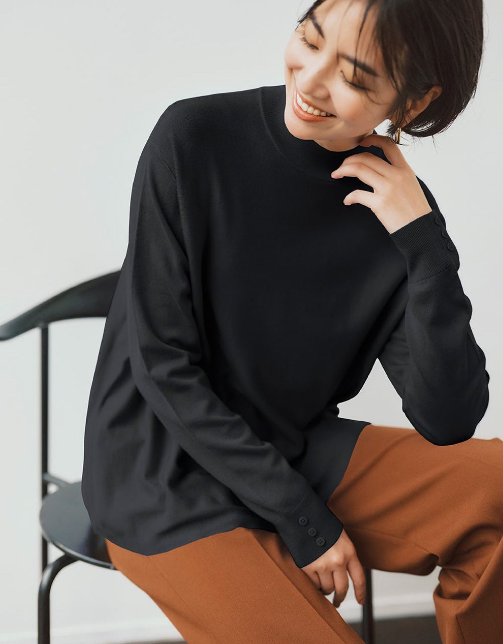 ハイネック・ドロップショルダーニット