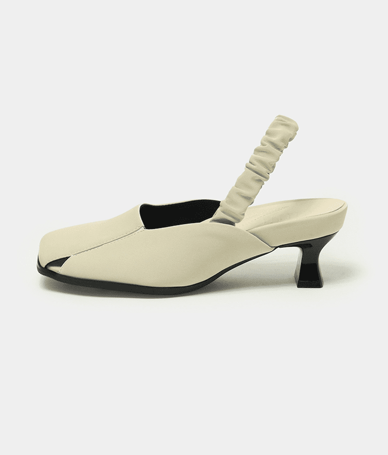 Heel cup shirring strap shoes white