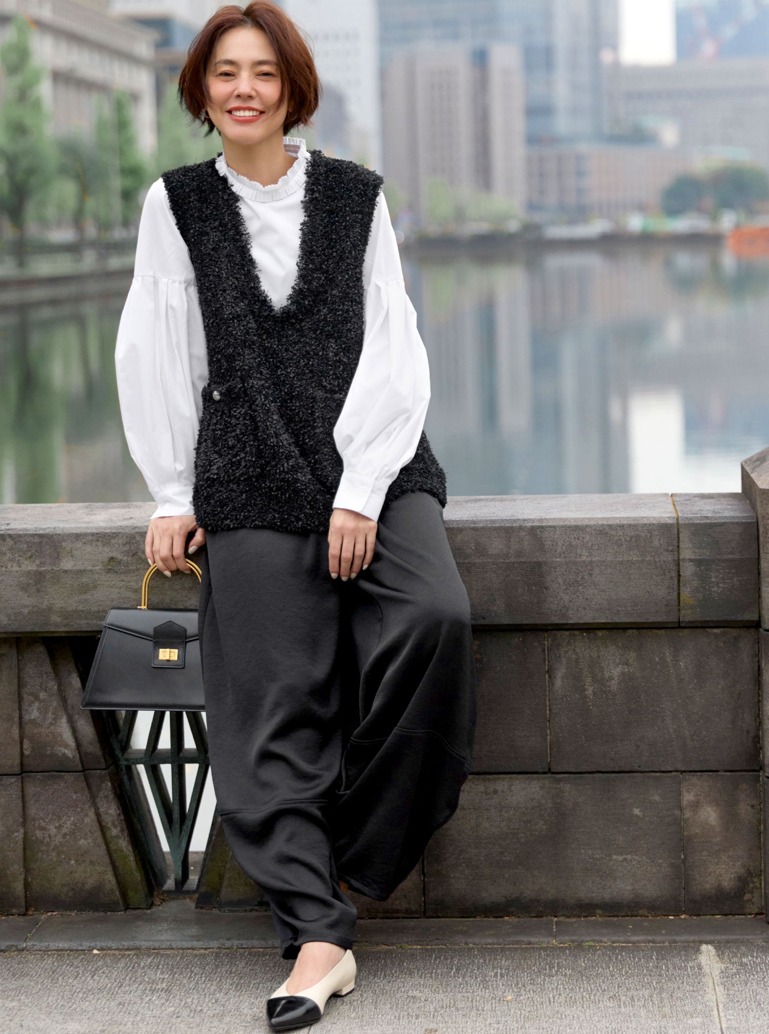 ツイーディニット・メタル釦ベスト